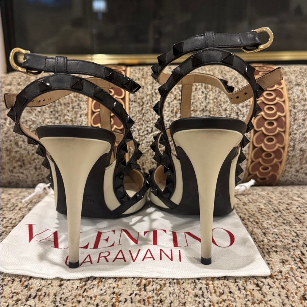 Valentino Black and Cream Rockstud Heels - Picture 3 of 10